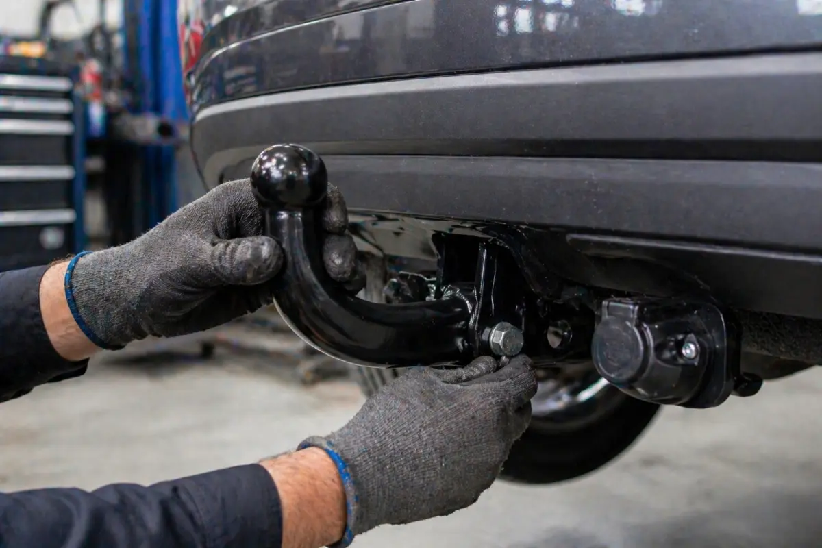 Service Pose d'Attelage Carcassonne - Lenny Auto